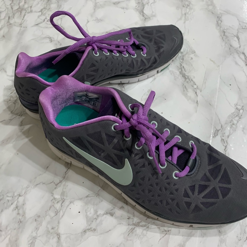 Nike Cross Trainers Gray & Electric purple